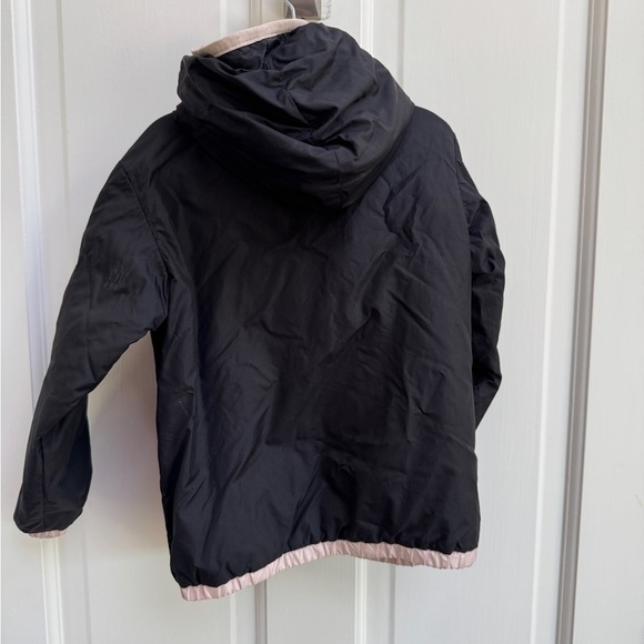 The North Face 3T Girls Black & Pink 550 Down Reversible Puffer Jacket - Picture 3 of 14